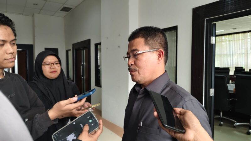 Sekretaris Komisi IV, Darlis Pattalongi rapat dengar pendapat (RDP) masalah Haji di Gedung E DPRD Kaltim, Senin (28/4/2025