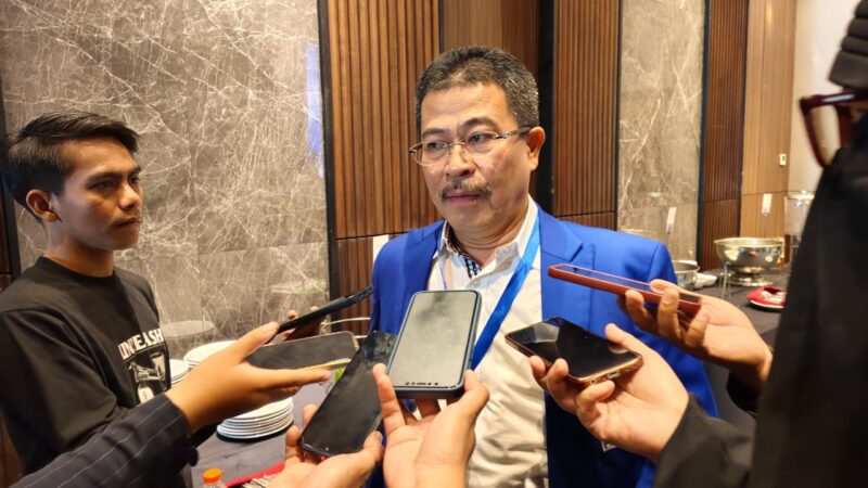 Sekretaris Komisi IV, Darlis Pattalongi saat diwawancarai di Hotel Mercure