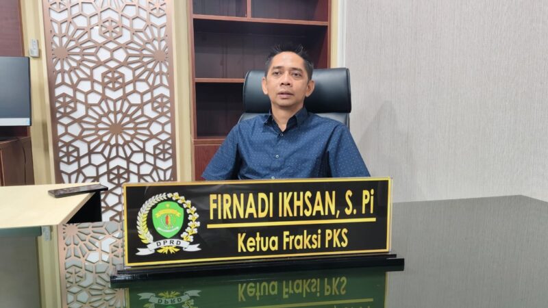 Ketua Fraksi PKS DPRD Kaltim Firnadi Ikhsan saat diwawancarai di Ruang Fraksi DPRD Kaltim, Jumat (16/5/2025)