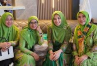 Legislator DPRD Kalimantan Timur dari Fraksi PKB, Sulasih bersama Muslimat Kutim di Pendopo Odah Etam, Sabtu (10/5/2025)