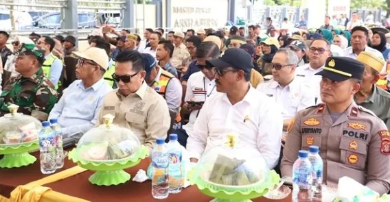 Dua anggota DPRD Kalimantan Timur, yakni Agus Aras dan Arfan menghadiri peresmian kawasan Wisata Sawah Teluk Pandan, Rabu (4/6/2025)