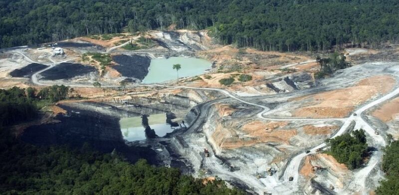 Tambang reklamasi  (Sumber: BBC)