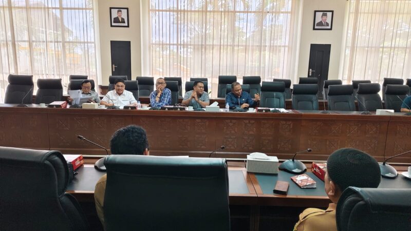 Suasana RDP Komisi I DPRD Kaltim