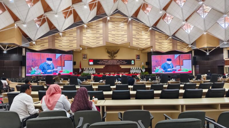 Suasana Rapat Paripurna ke-16 di Ruang sidang Gedung DPRD Provinsi Kalimantan Timur, Senin (2/6/2025)