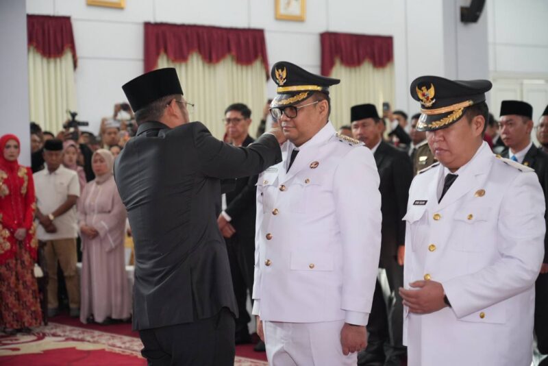 Pelantikan pasangan Aulia Rahman Basri dan Rendi Solihin sebagai Bupati dan Wakil Bupati Kutai Kartanegara (Kukar) periode 2025–2030 di Lamin Etam, Kompleks Kantor Gubernur Kaltim, Senin (23/6/2025)