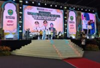 Penyerahan Penerima Penghargaan Gratispol Umroh dan Perjalanan Religi Serta Jospol Insentif Guru di Plenary Hall Gelora Kadrie Oening Samarinda, Rabu (25/6/2025)
